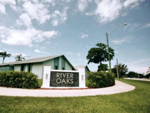 Photo of 23304 SW 58th Ave #B, Boca Raton, FL 33428 (MLS # A11878253)