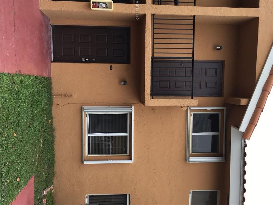 TOWNHOME 2 BEDS 1.5 BATHS, BRAND NEW TILE AND LAMINATE WOOD FLOORS, WOOD CABINETS&#xD;&#xA;Security Patrol and gated community in Doral, FL.&#xD;&#xA;S/S APPLIANCES, GRANITE COUNTERTOP, WOOD CABINETS, washer/dryer, refrigerator, AC, range, oven, microwave complemented by great community ammenities.