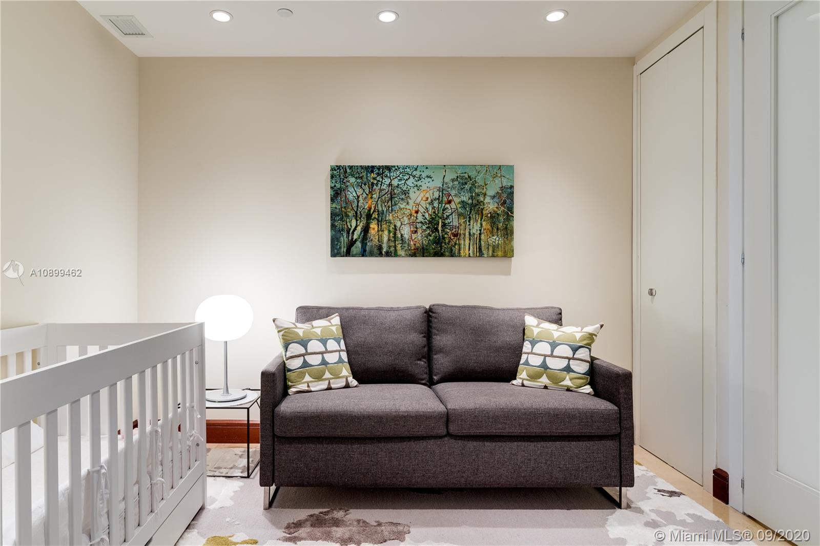 GROVENOR HOUSE CONDO - Residential