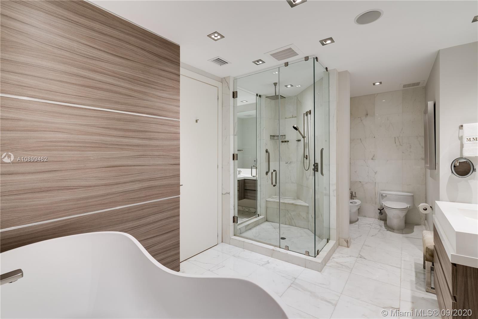 GROVENOR HOUSE CONDO - Residential