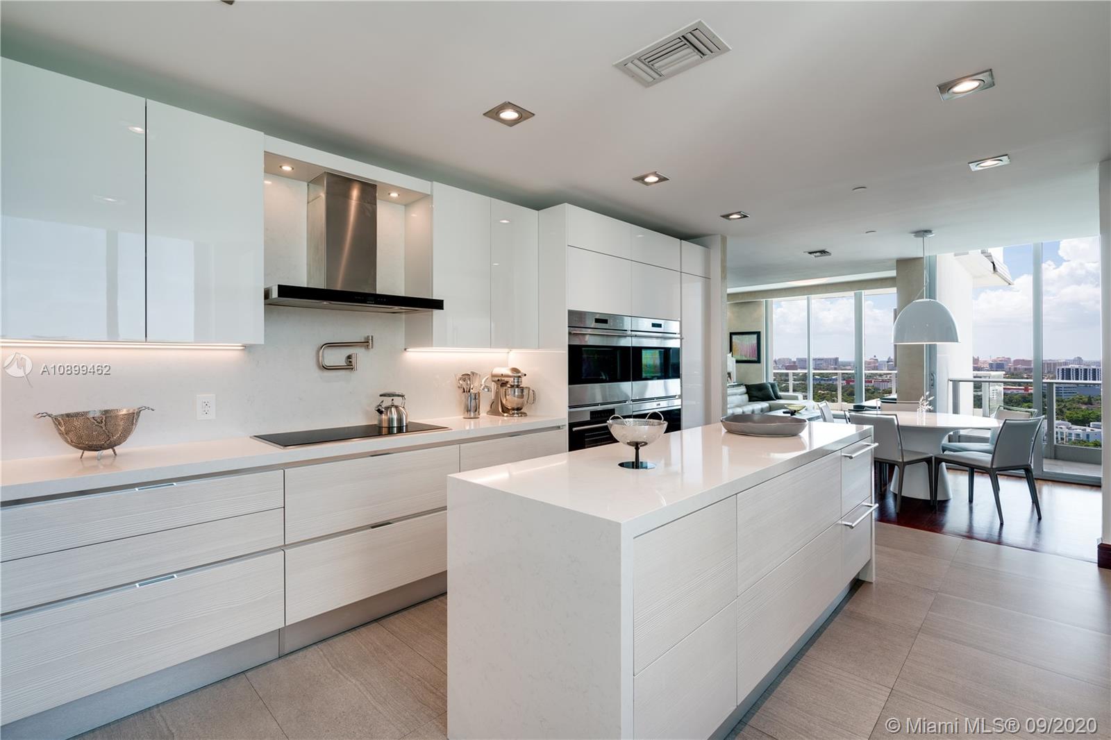 GROVENOR HOUSE CONDO - Residential