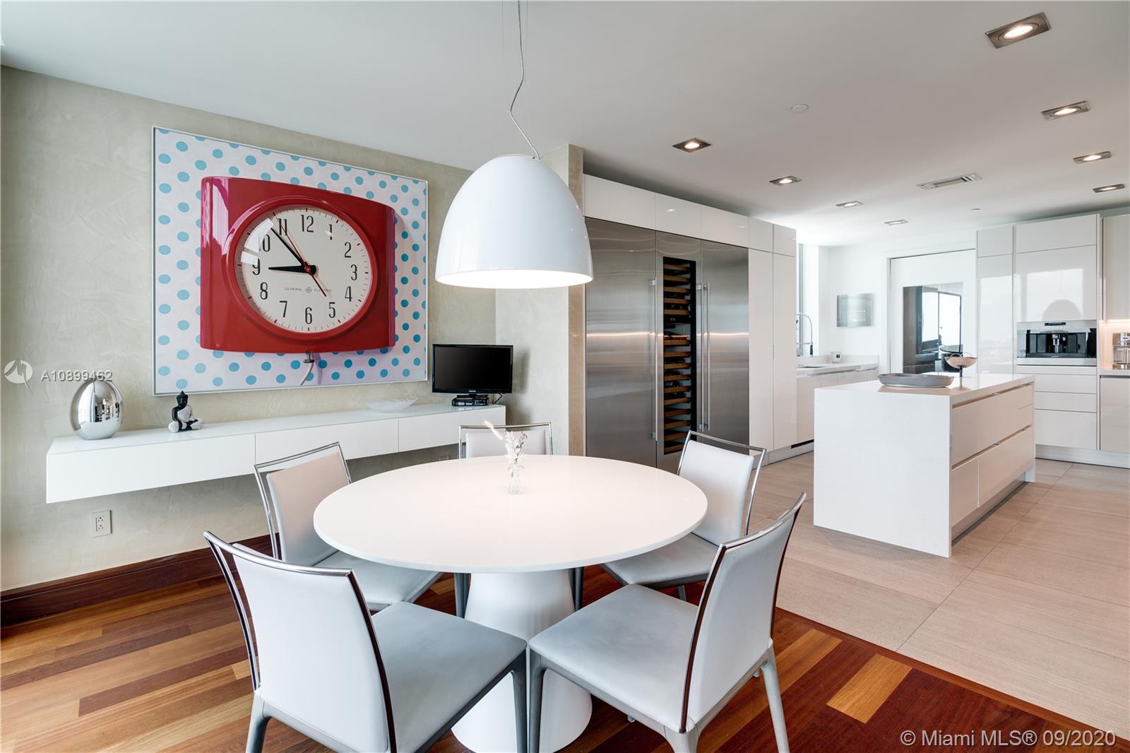 GROVENOR HOUSE CONDO - Residential