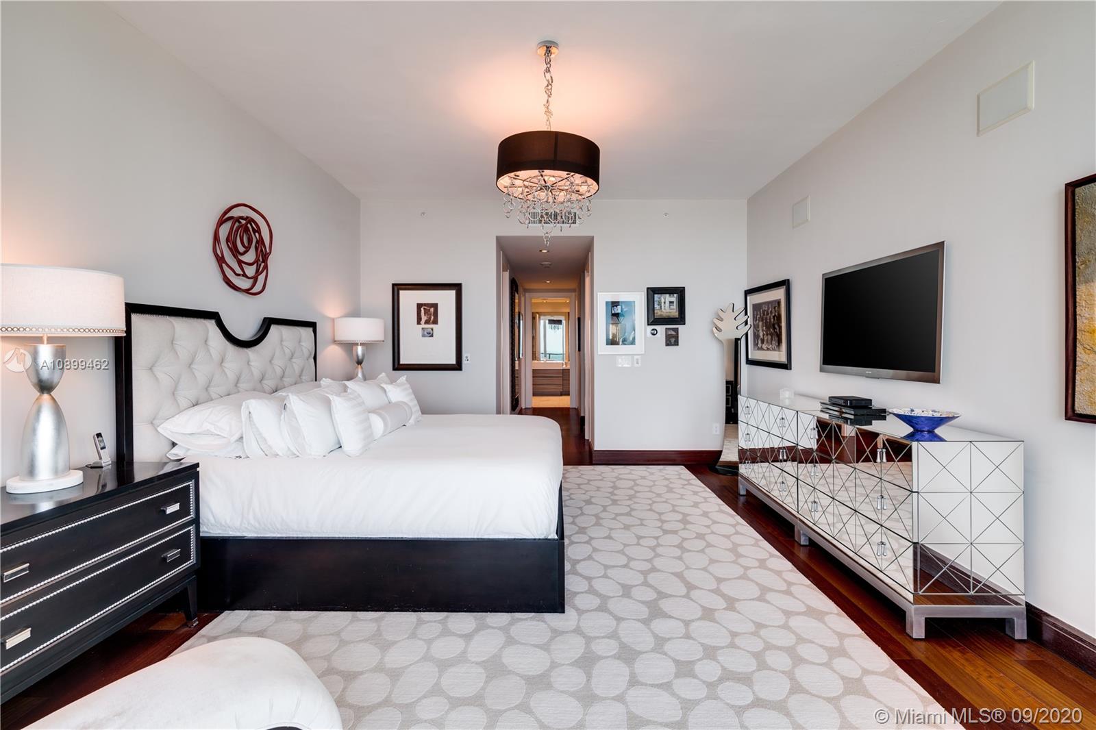 GROVENOR HOUSE CONDO - Residential