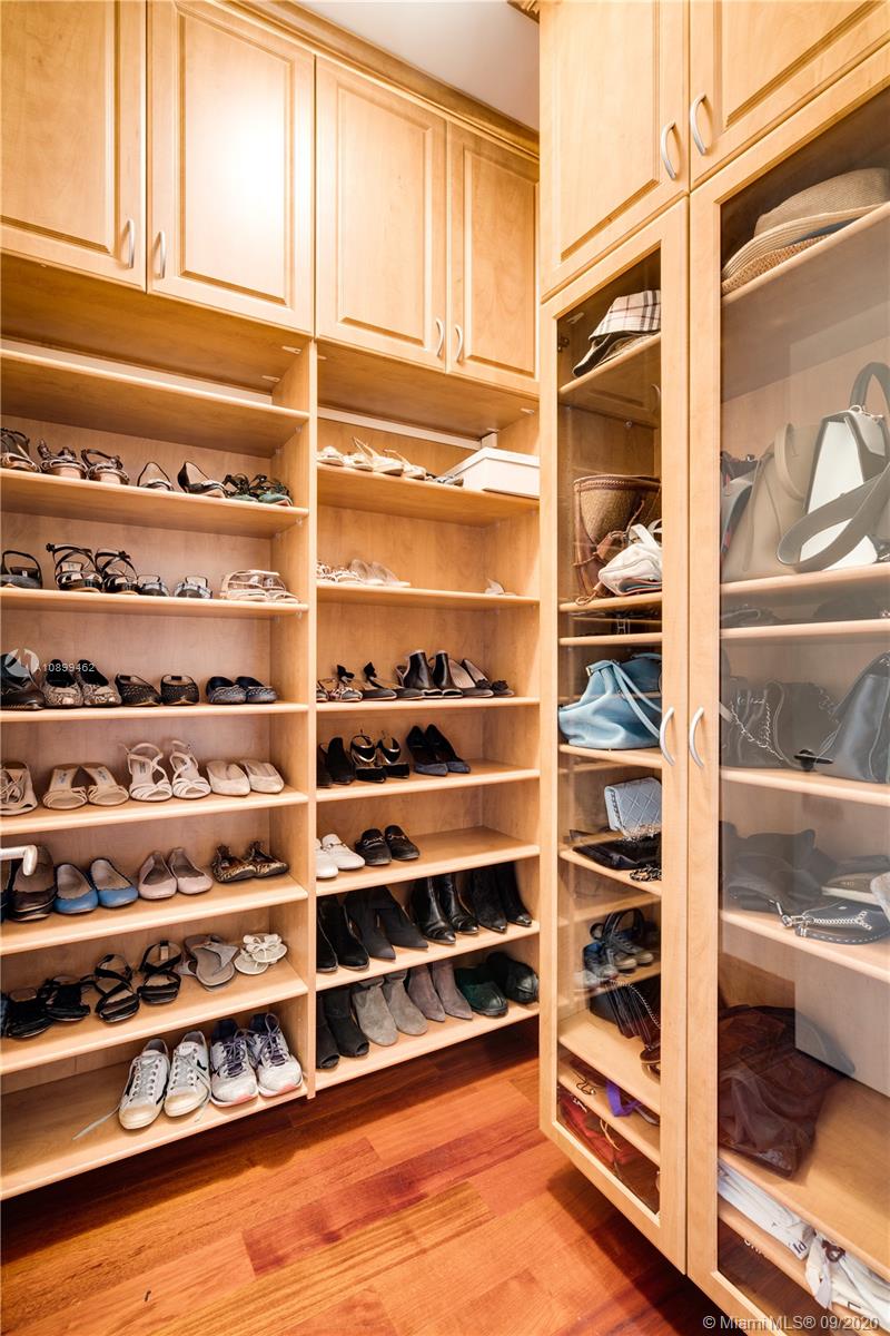 GROVENOR HOUSE CONDO - Residential