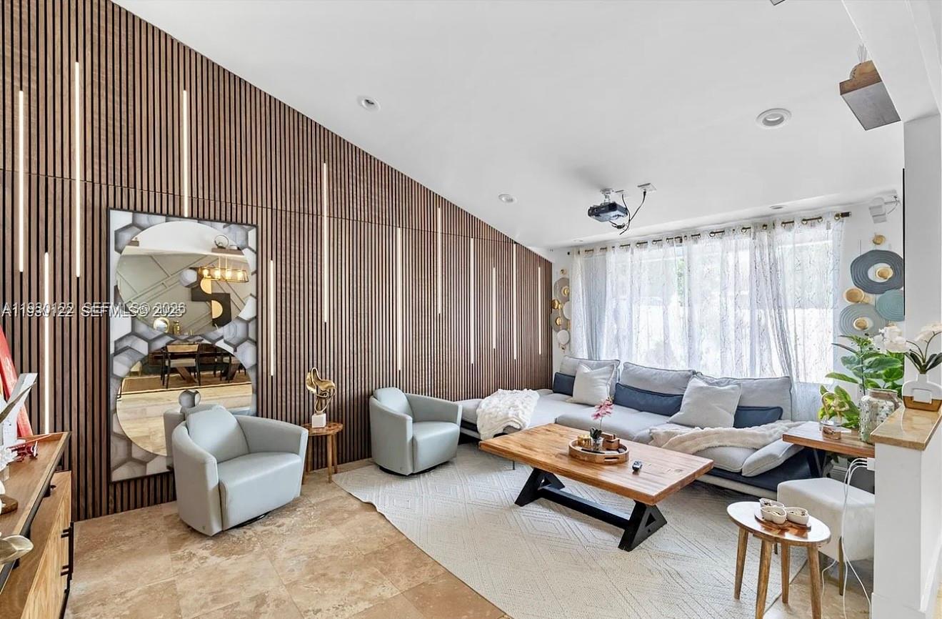 LAKEWOOD ON THE GREEN - Residential