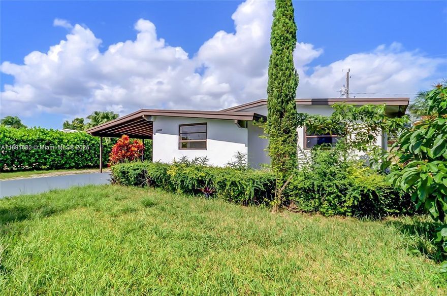 Completely remodeled property featuring spacious bedrooms, a large backyard with enough space for a pool and more, and a beautiful covered terrace perfect for relaxing or entertaining. Every detail has been tastefully updated, offering comfort, style, and functionality throughout.
Call me anytime for showings — this home is a must-see!