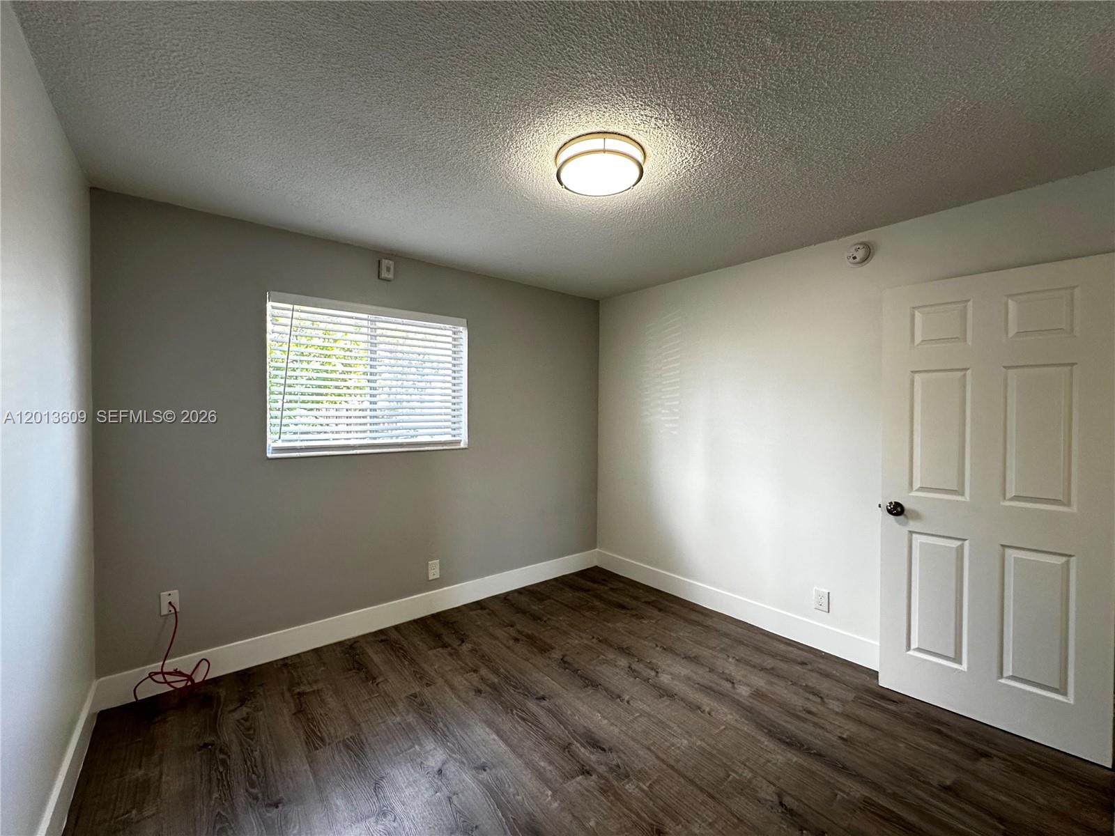 HOLLYWOOD PARK - Residential Lease