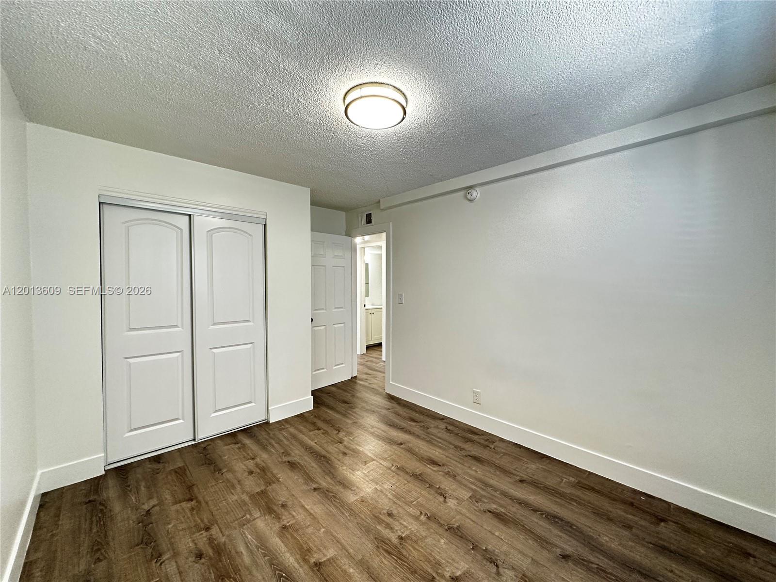 HOLLYWOOD PARK - Residential Lease