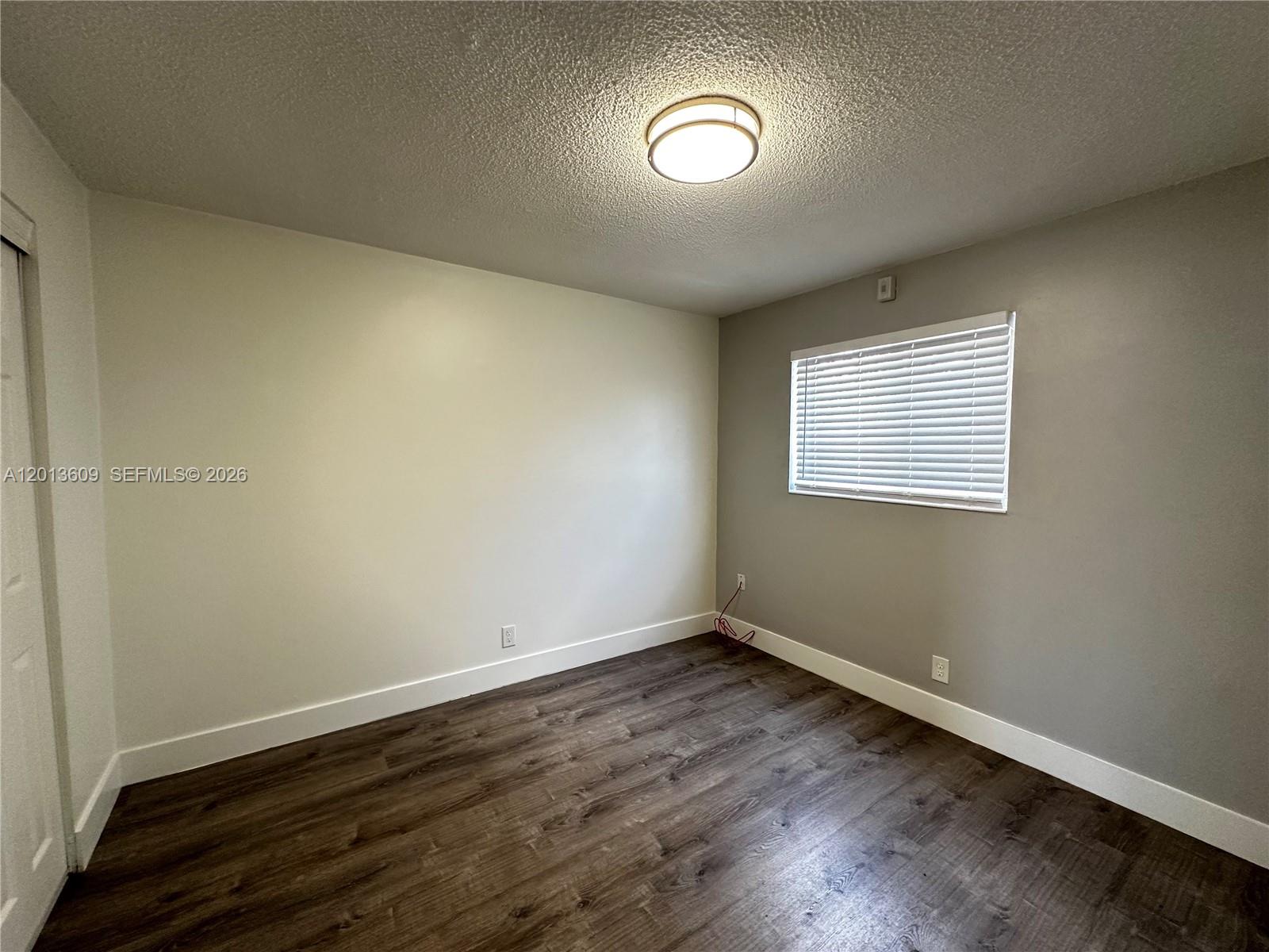 HOLLYWOOD PARK - Residential Lease