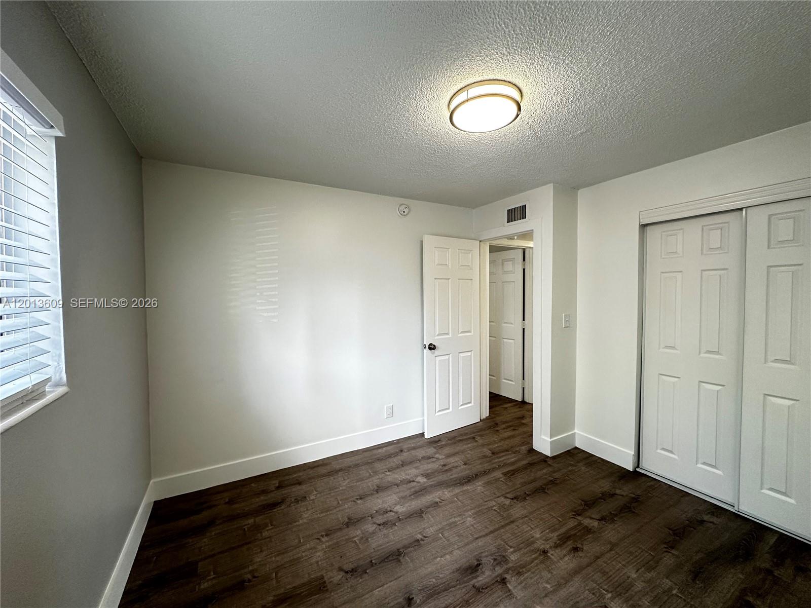 HOLLYWOOD PARK - Residential Lease