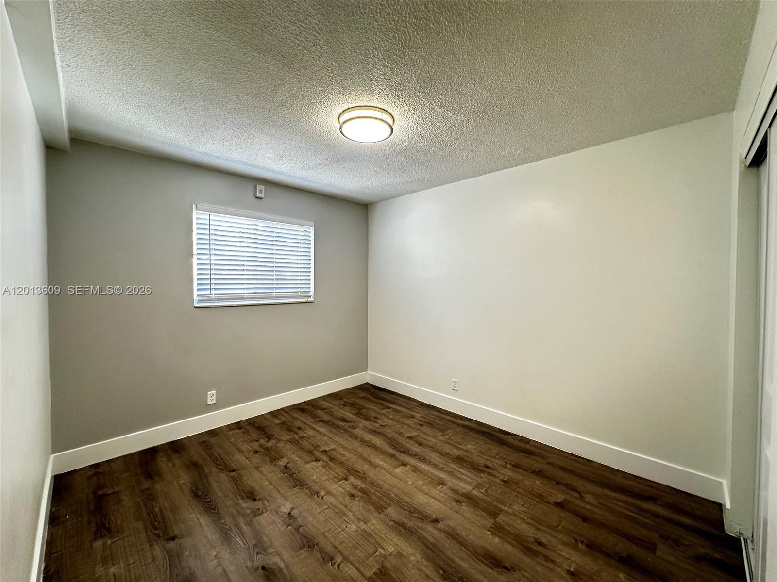 HOLLYWOOD PARK - Residential Lease