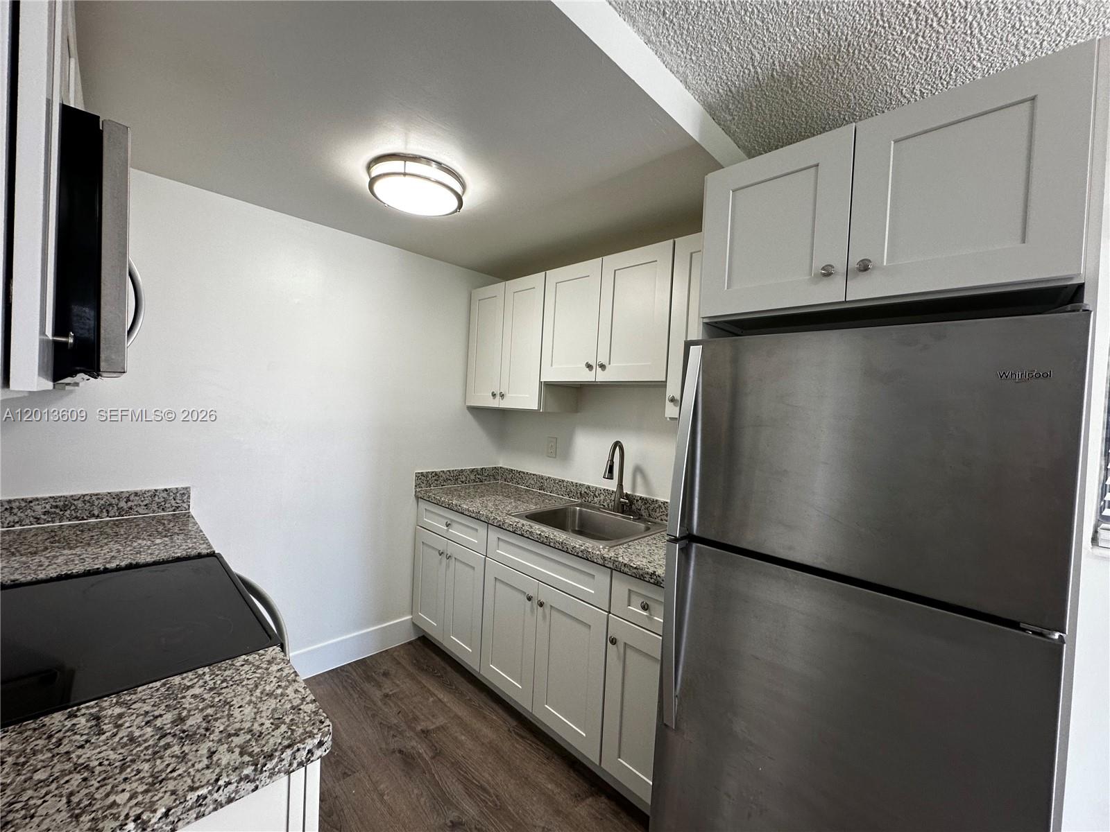 HOLLYWOOD PARK - Residential Lease