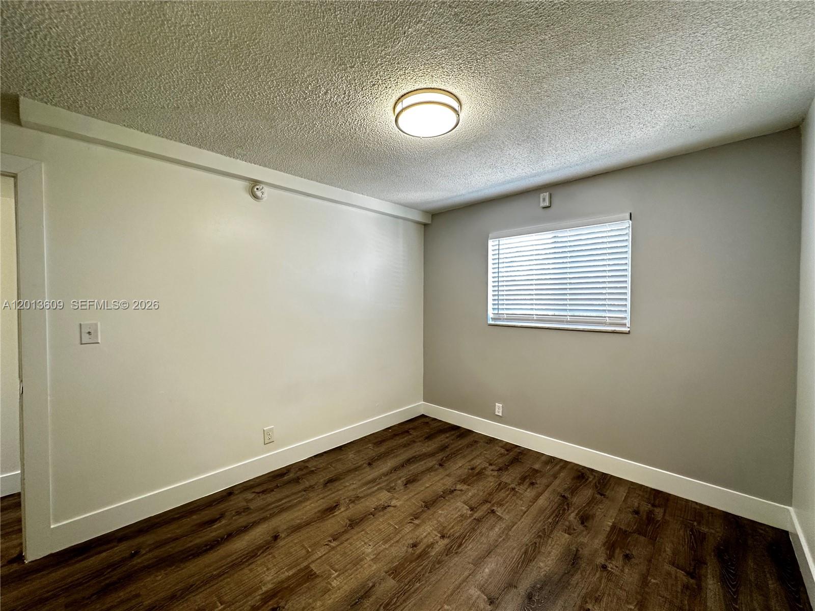HOLLYWOOD PARK - Residential Lease