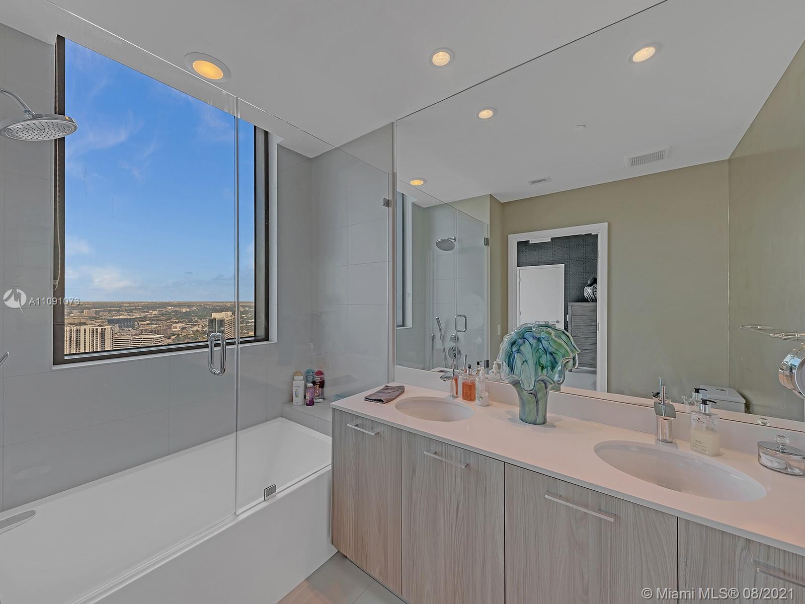 PARAISO BAYVIEWS CONDO - Residential Lease