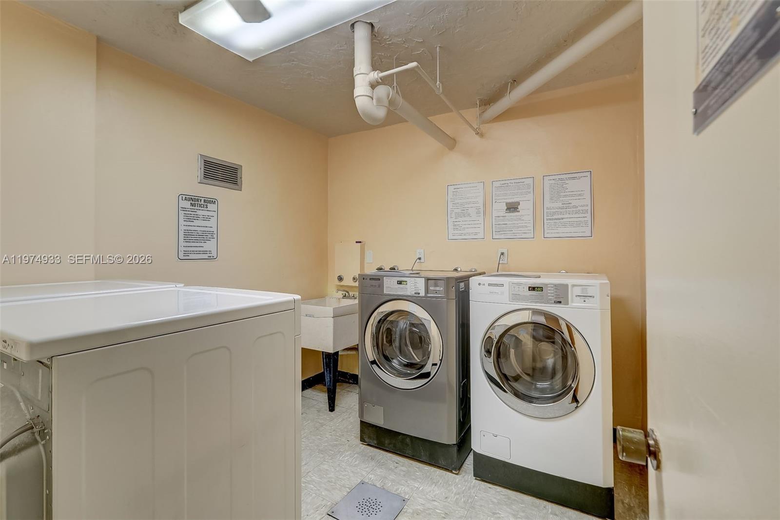 OLYMPUS CONDO PHASE - Residential