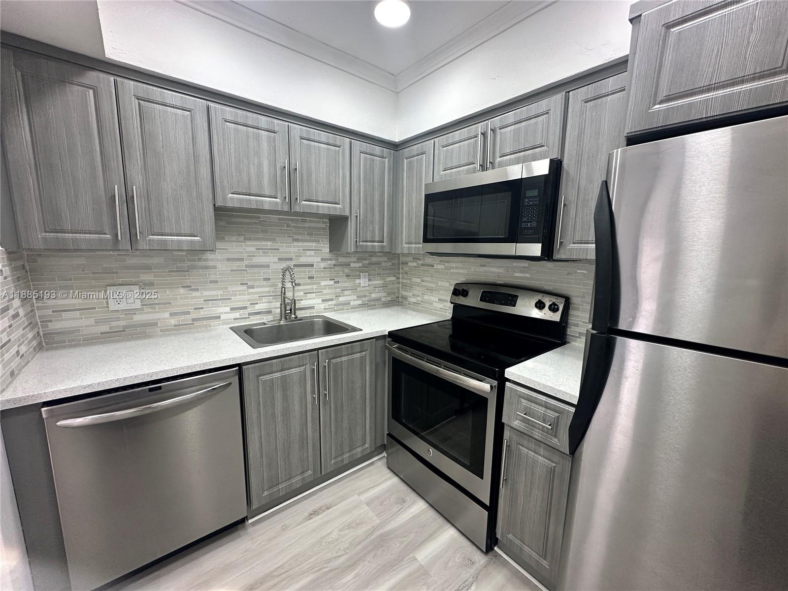 FUTURA VILLAS NO 3 CONDO - Residential Lease