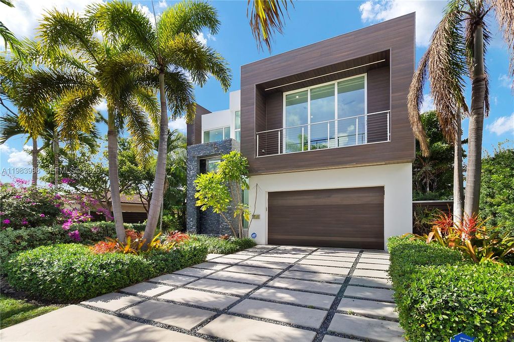 Photo of 2217 NE 17th Ter, Wilton Manors, FL 33305 (MLS # A11983998)