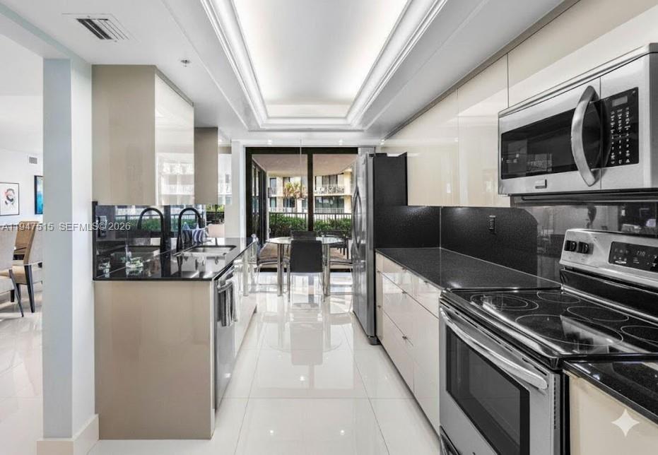 HALCYON OF PALM BEACH - Residential