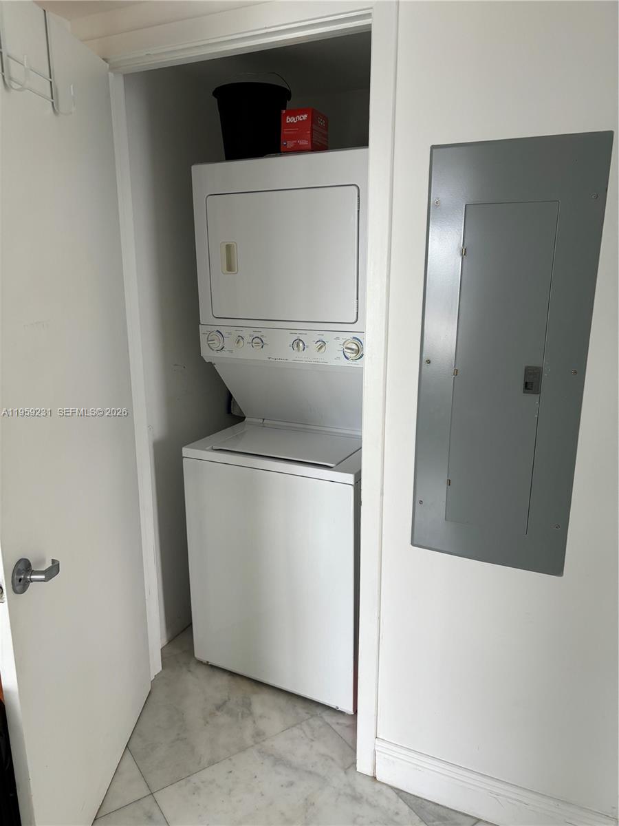 TRUMP ROYALE CONDO - Residential