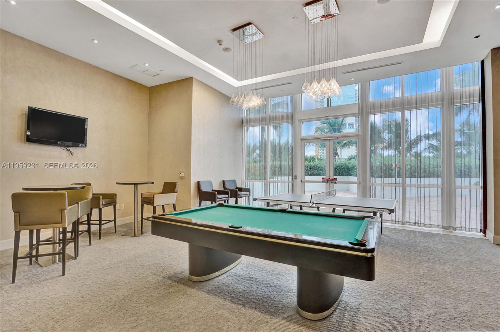 TRUMP ROYALE CONDO - Residential