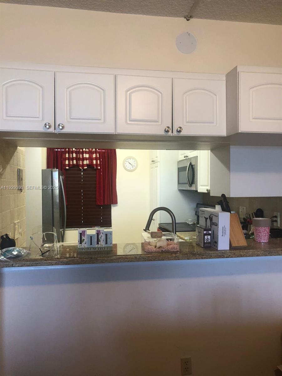 PLANTATION RACQUET CLUB C - Residential Lease