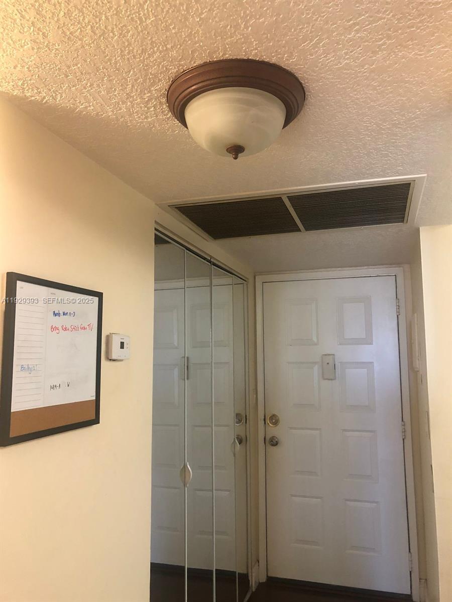 PLANTATION RACQUET CLUB C - Residential Lease