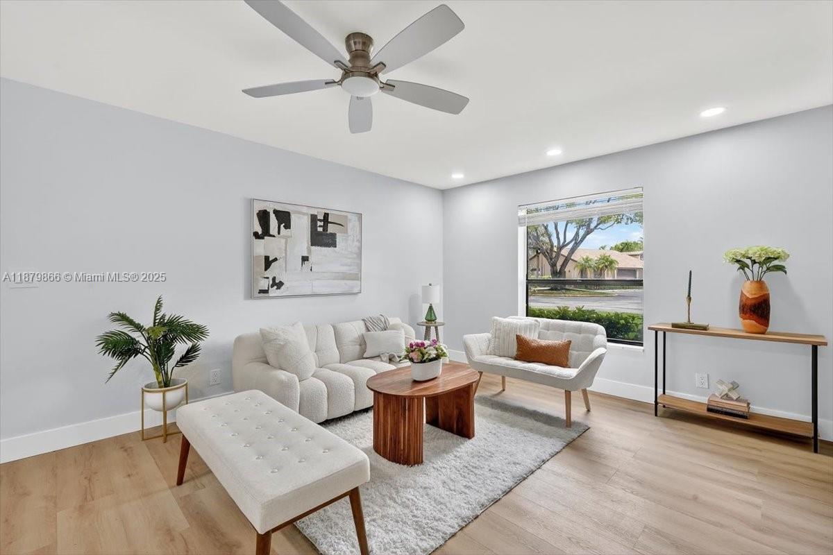 APPLEWOOD VILLAGE I-C CON - Residential