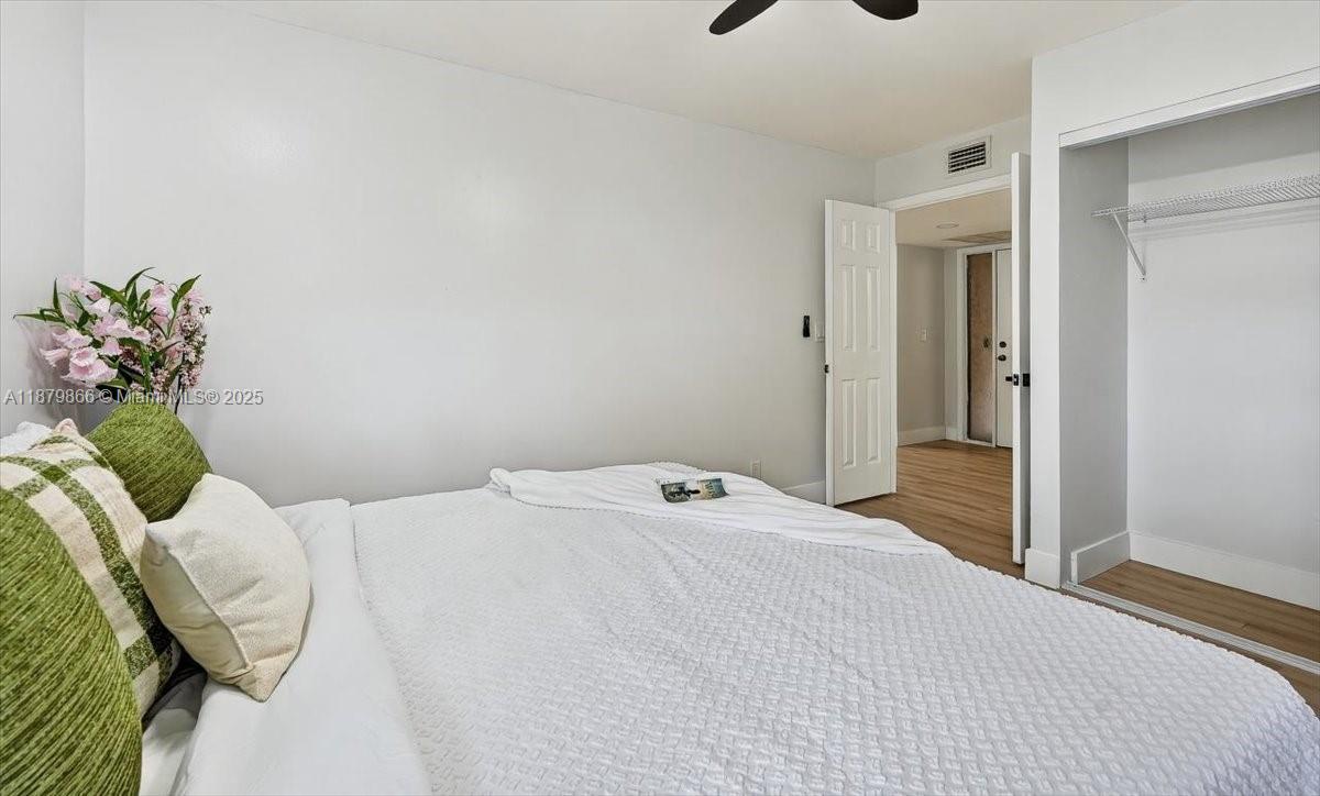 APPLEWOOD VILLAGE I-C CON - Residential