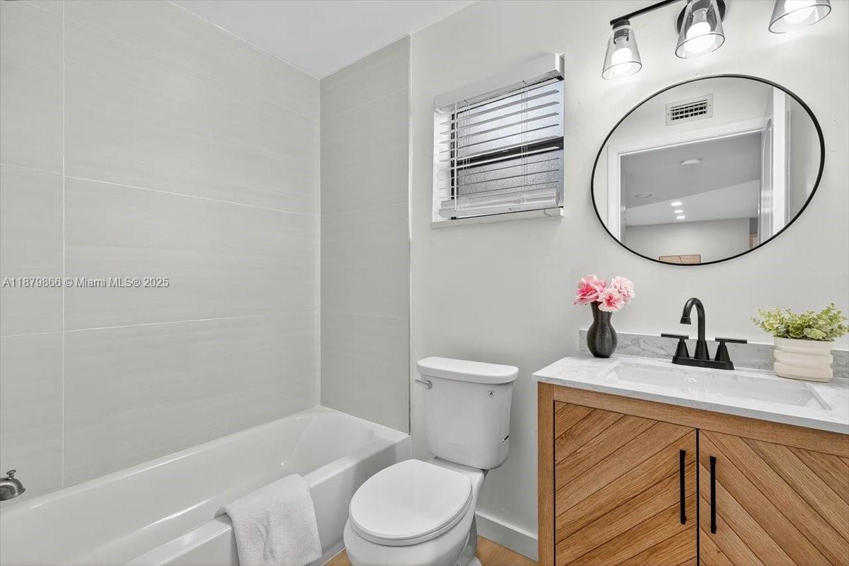 APPLEWOOD VILLAGE I-C CON - Residential