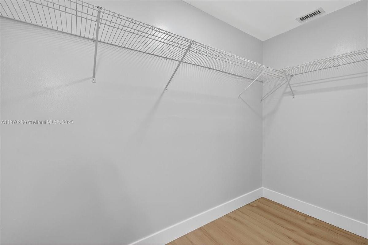 APPLEWOOD VILLAGE I-C CON - Residential