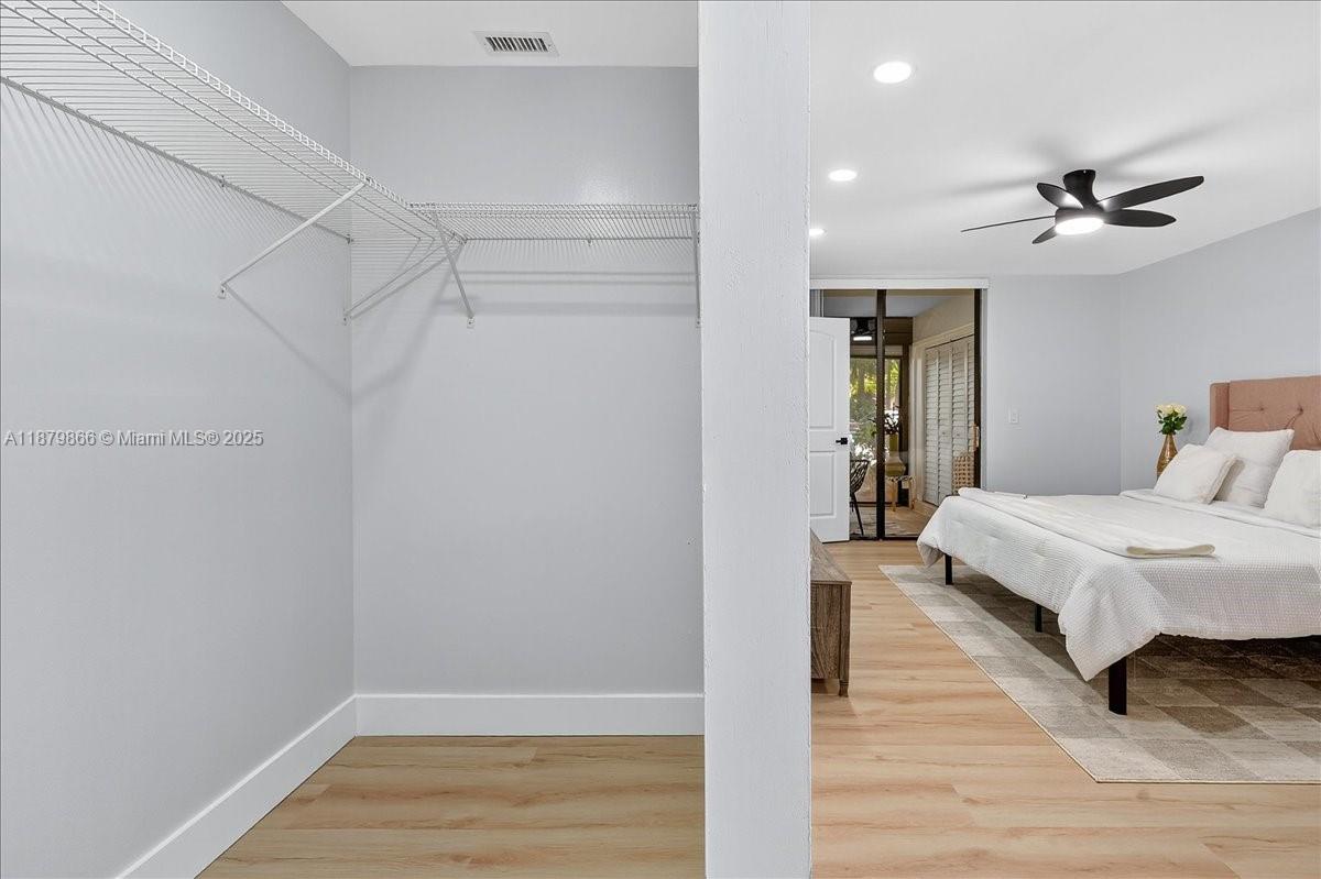 APPLEWOOD VILLAGE I-C CON - Residential