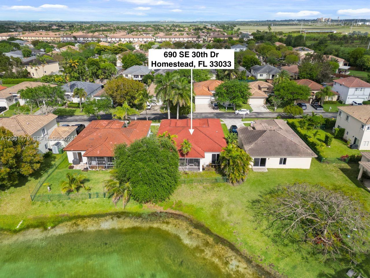 690 SE 30th Dr