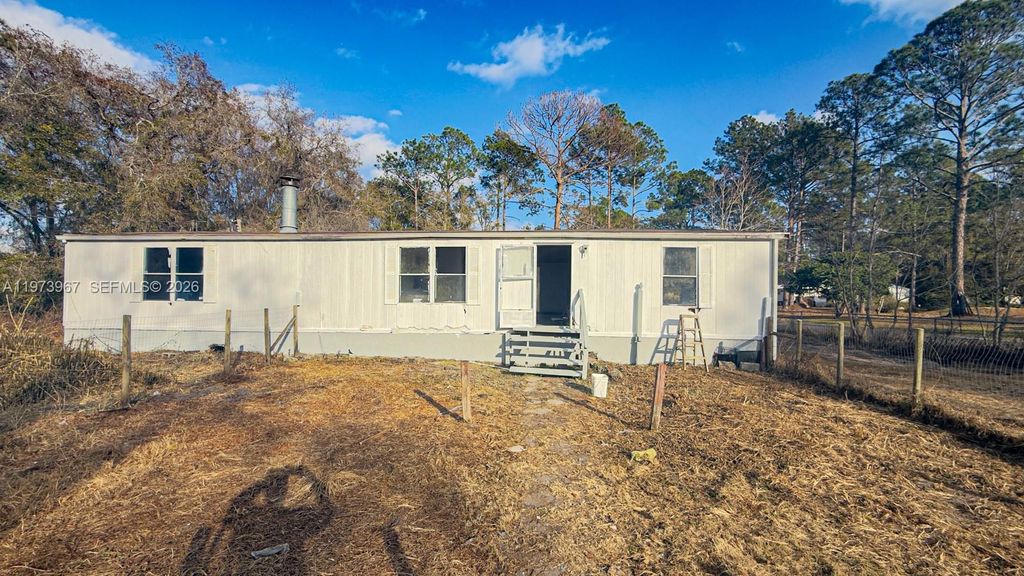 Photo of 124 Cypress Dr, Palatka, FL 32177 (MLS # A11973967)