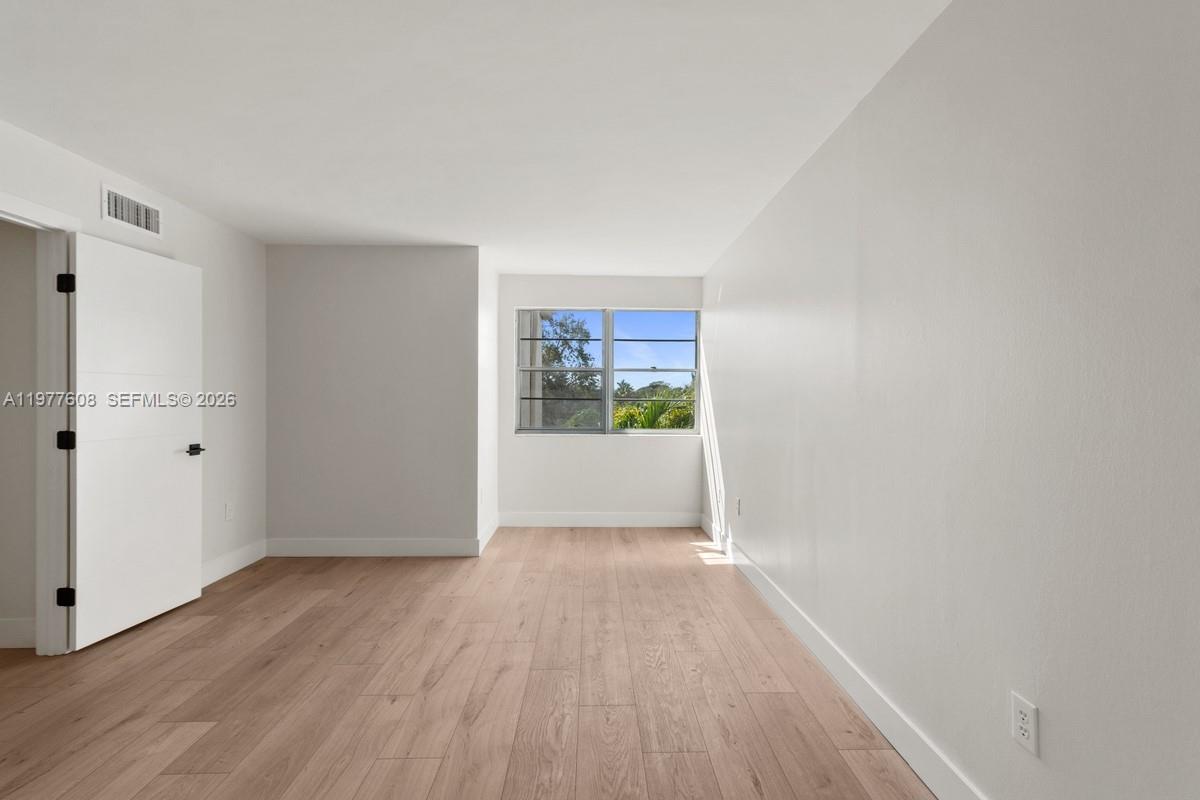 DADELAND GROVE CONDO - Residential