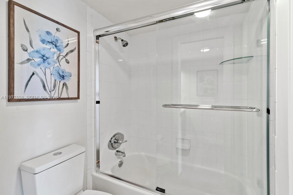 DADELAND GROVE CONDO - Residential