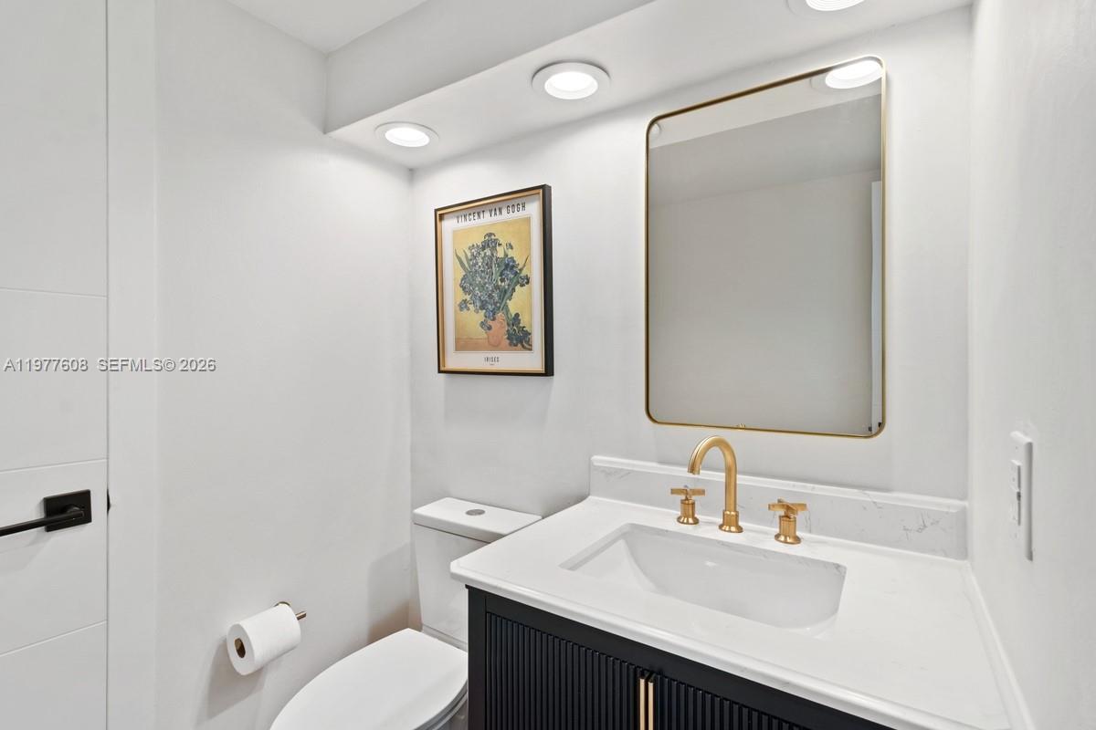 DADELAND GROVE CONDO - Residential