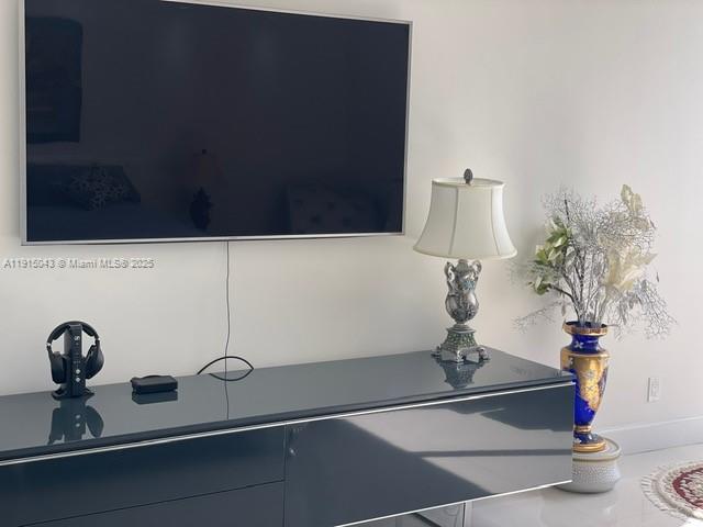 TURNBERRY ISLE CONDO - Residential