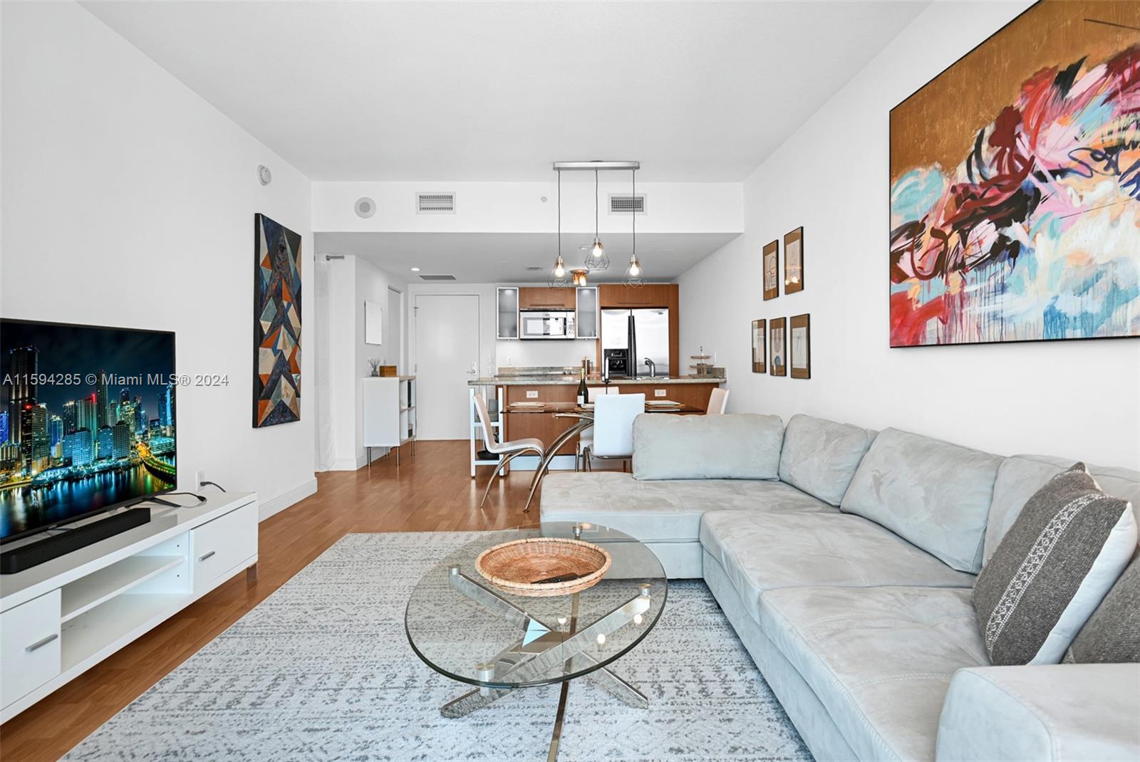 185 SW 7 Street 3908