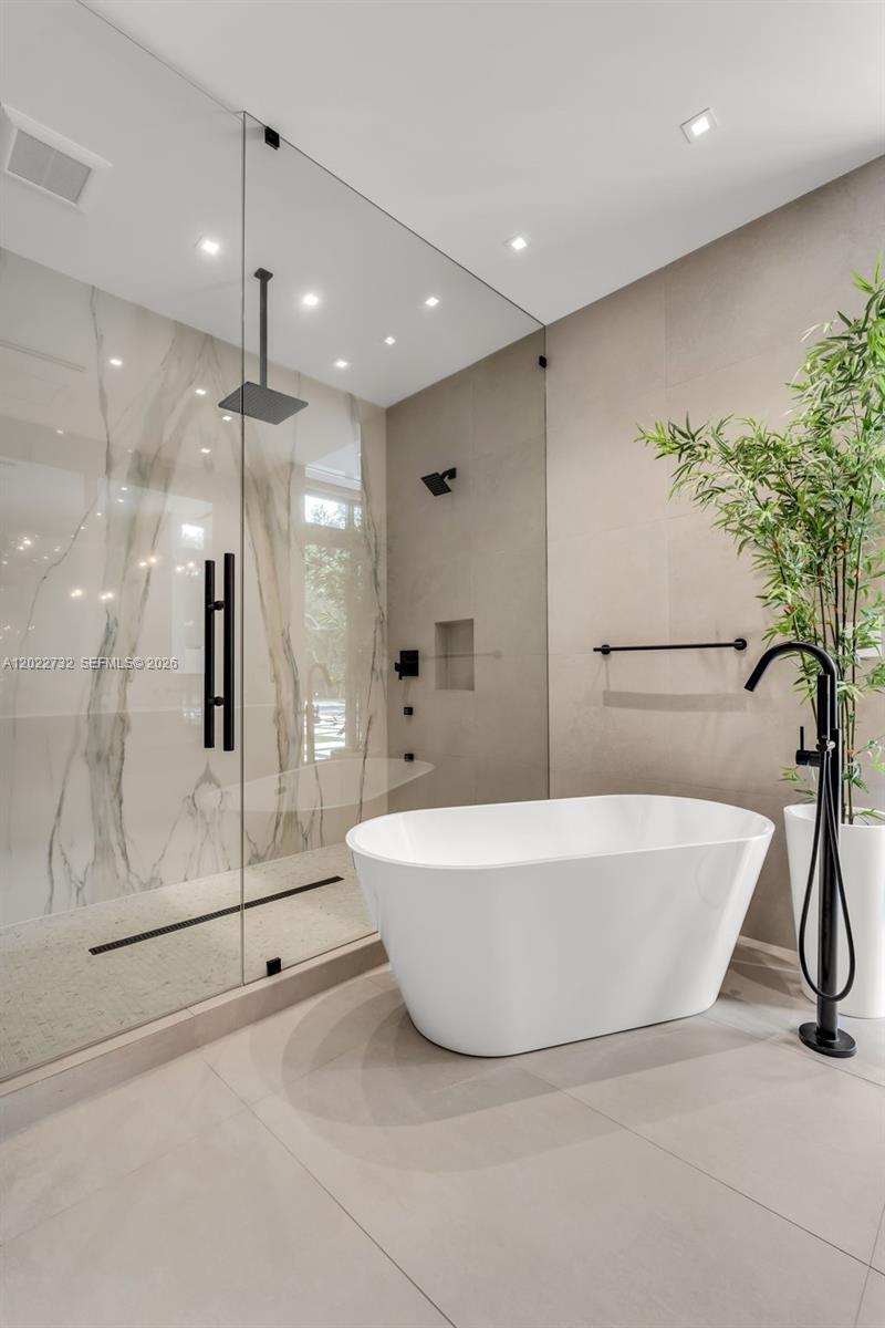PINE TREE ESTATES - Residential