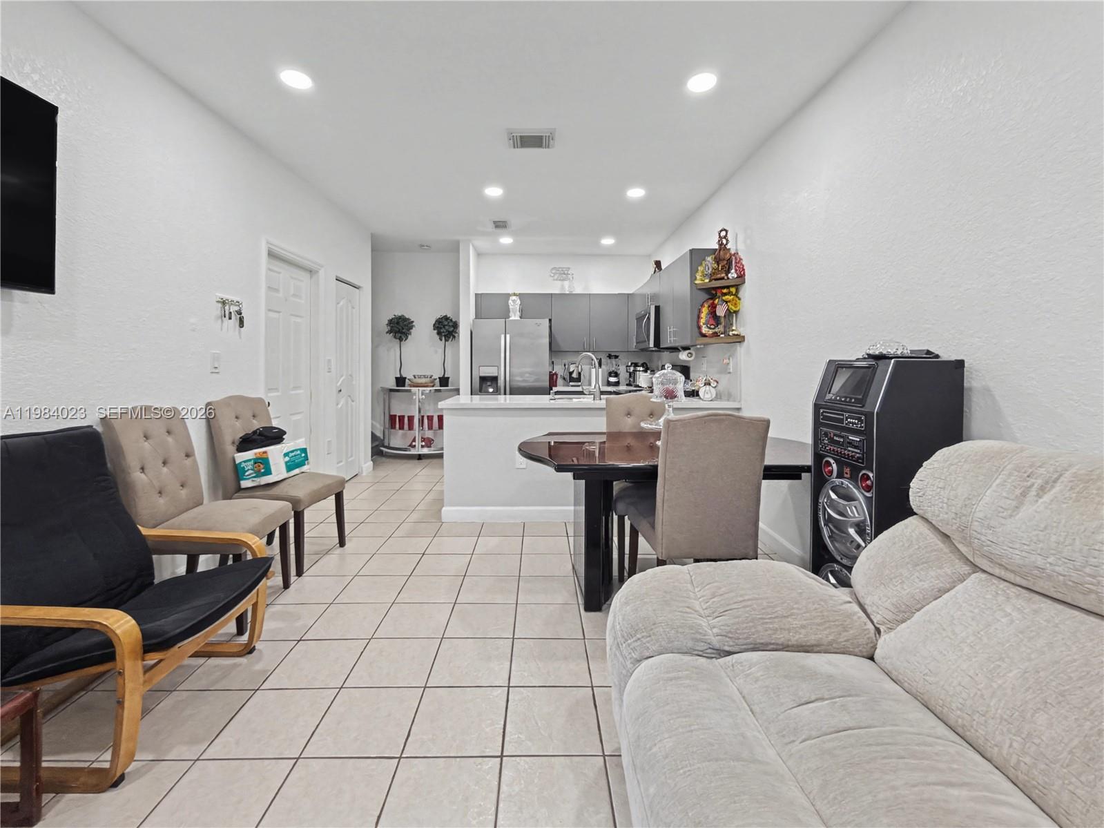 SILVER PALM HOMES - Residential