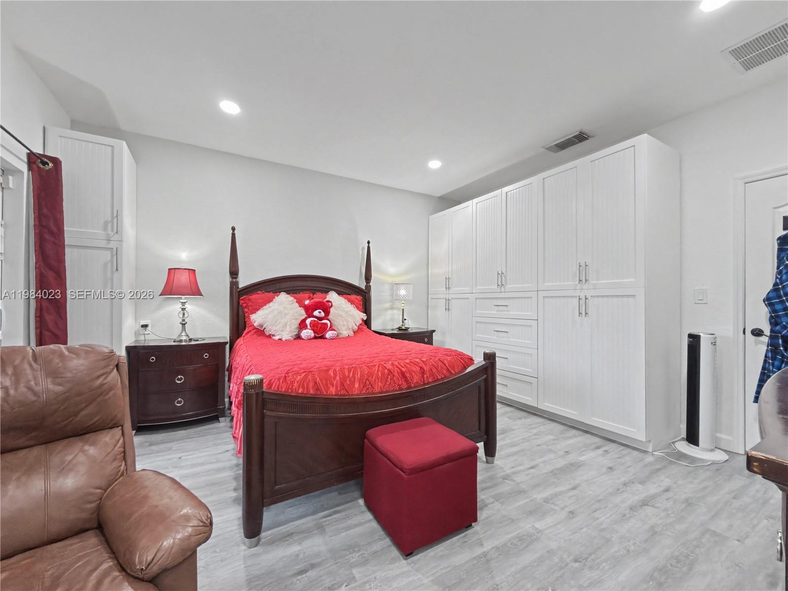 SILVER PALM HOMES - Residential