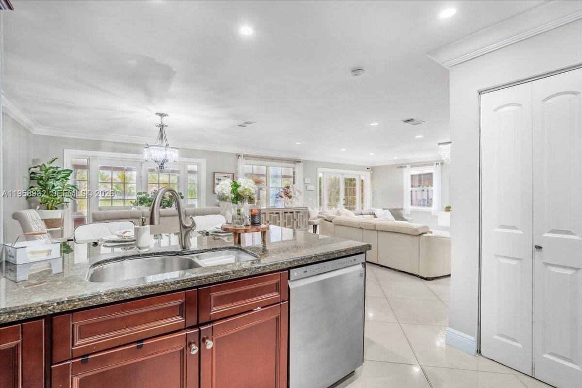 PALM ISLAND PLAT - Residential Lease