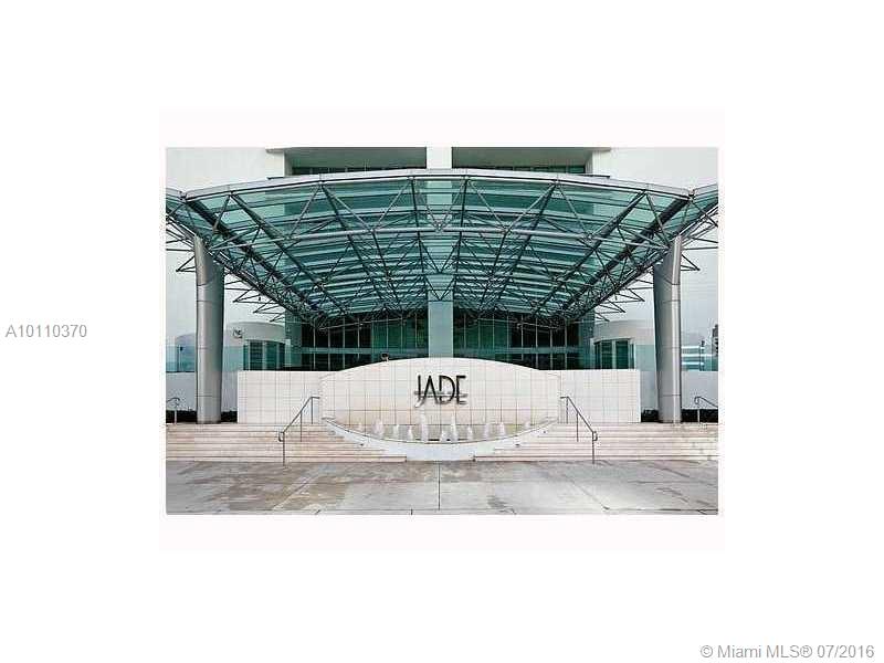 BEAUTIFUL AND CHARMING UNIT, RESORT -STYLE LIVING , MARBLE FLOORS, WOOD IN BEDROOMS, 2/2 BAY VIEW, BUILT-IN CLOSETS, READY TO MOVE IN. ASSOCIATION REQUIRE 1 MONTH DEPOSIT.