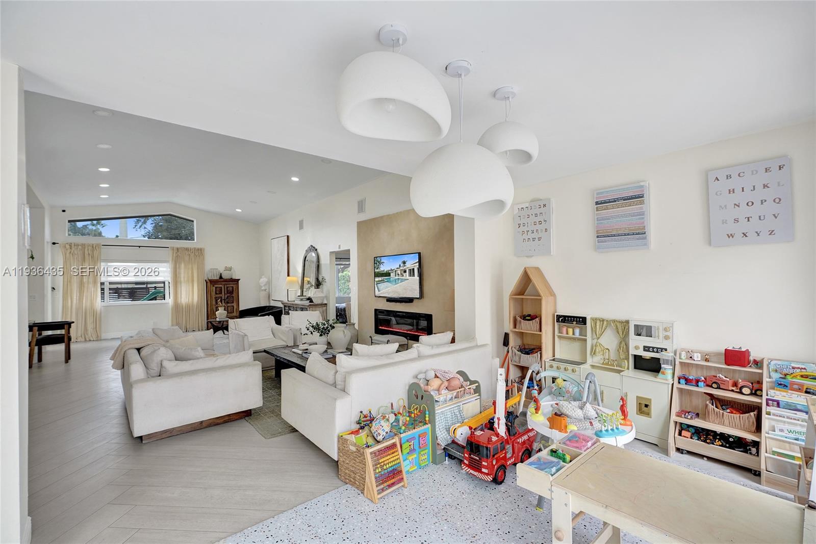 ENCHANTED LAKE SEC 2 - Residential