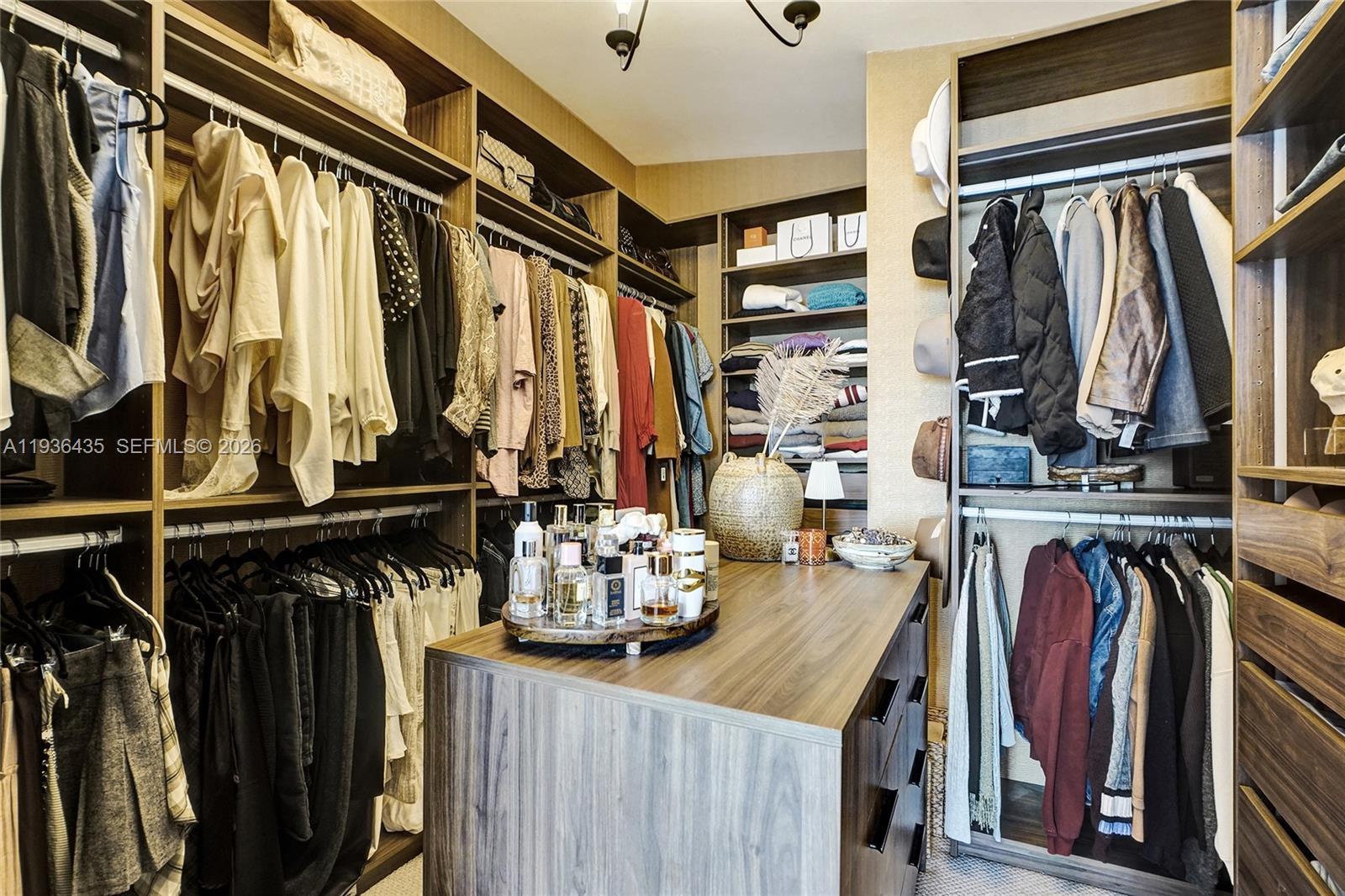 ENCHANTED LAKE SEC 2 - Residential