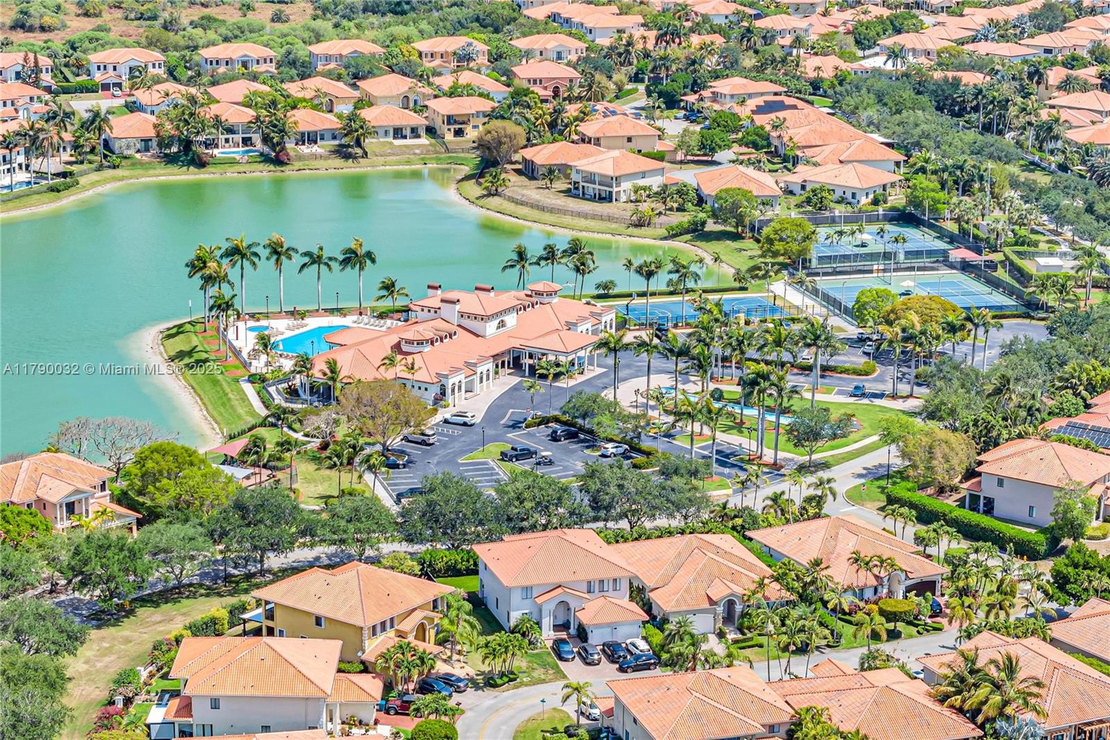 Property for Sale at 7831 Sw 195th Ter, Cutler Bay, Miami-Dade County, Florida - Bedrooms: 5 
Bathrooms: 4  - $1,199,000