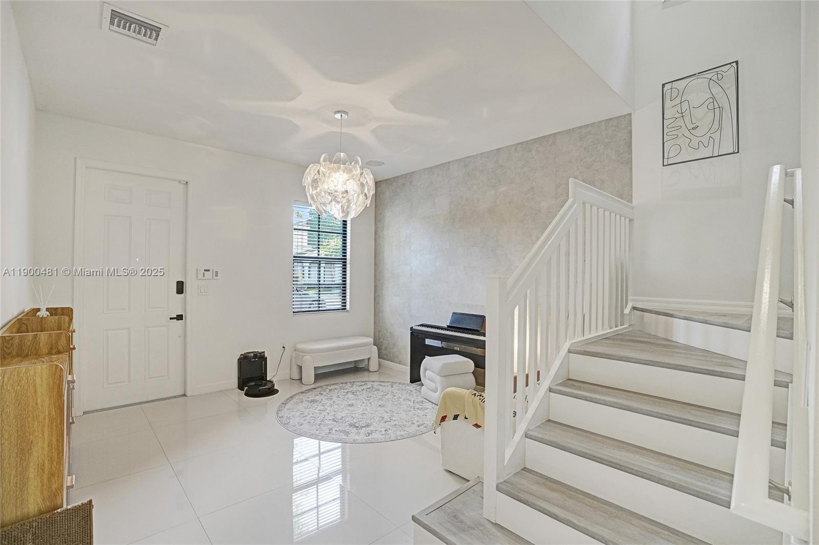 CHAMPION LAKES - Residential