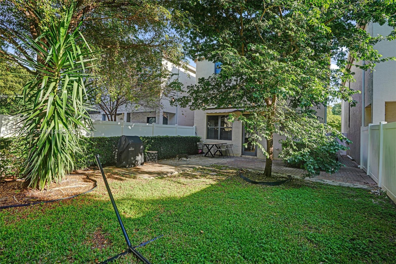 CHAMPION LAKES - Residential