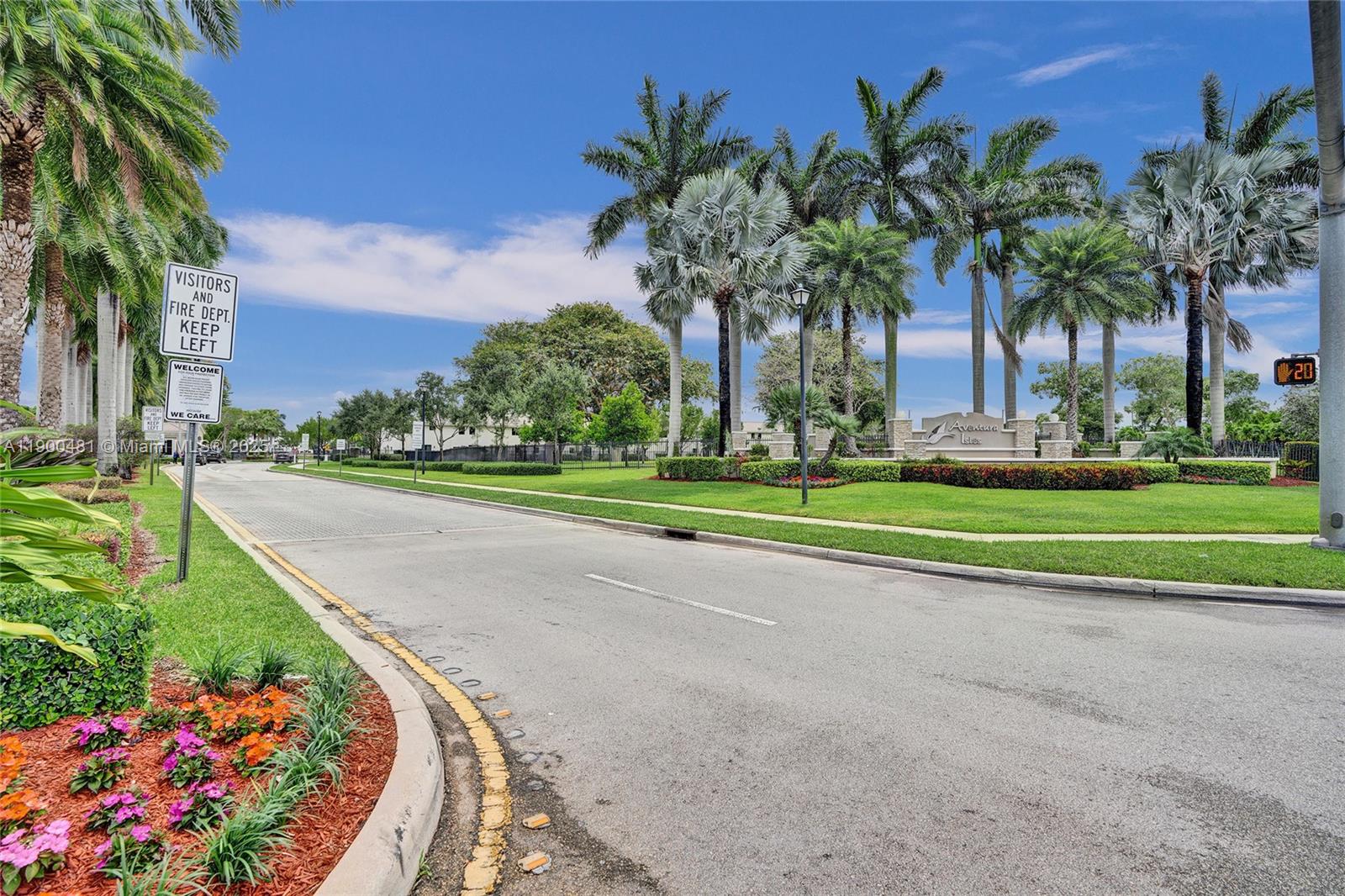 CHAMPION LAKES - Residential
