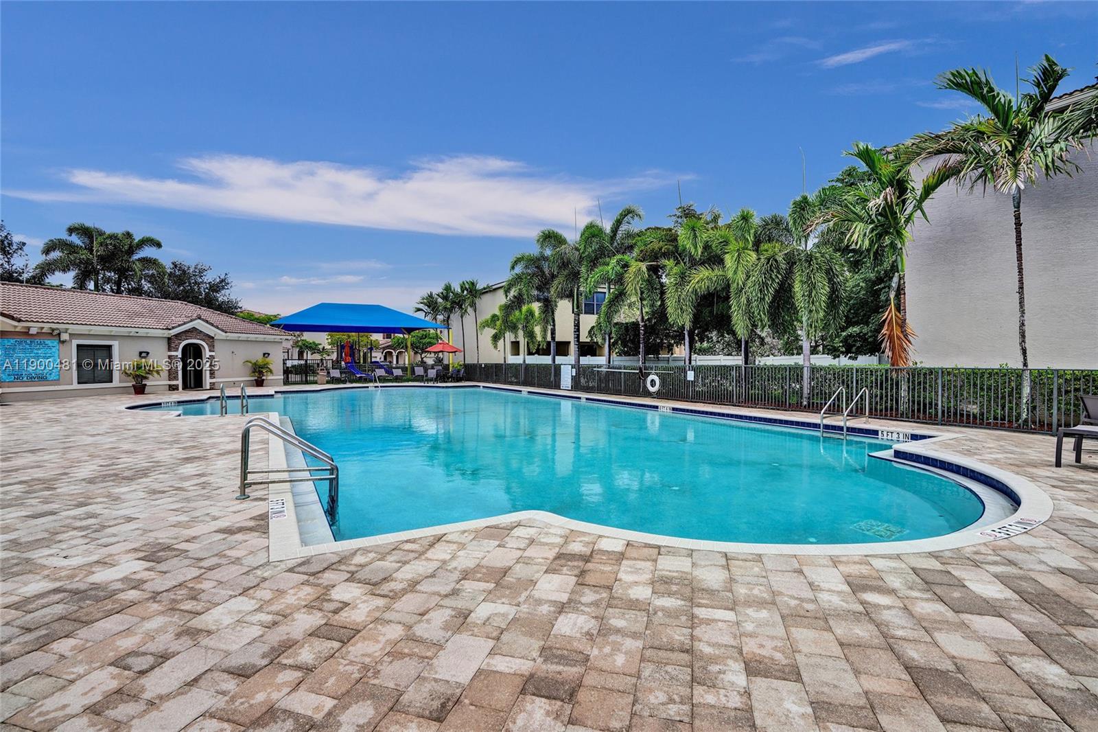 CHAMPION LAKES - Residential